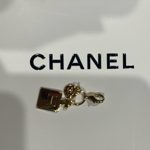 Chanel 2022 Holiday Limited Edition Charm - Picture 3 of 3